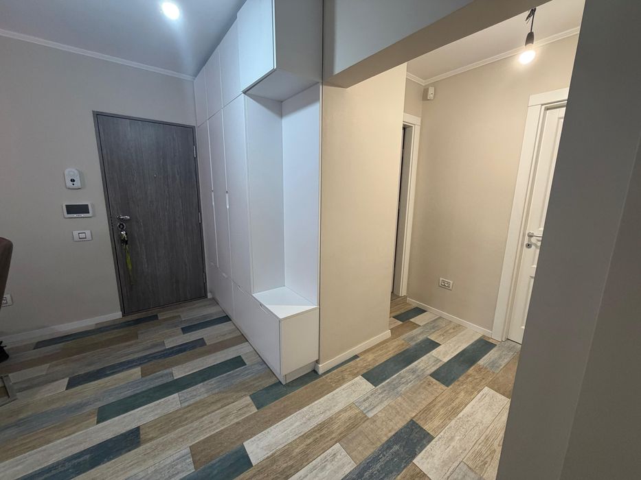 Vand apartament 3 camere mobilat