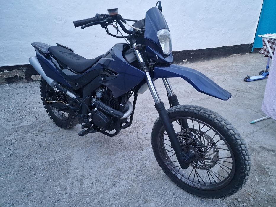 Мотоцикл Эндуро zr200