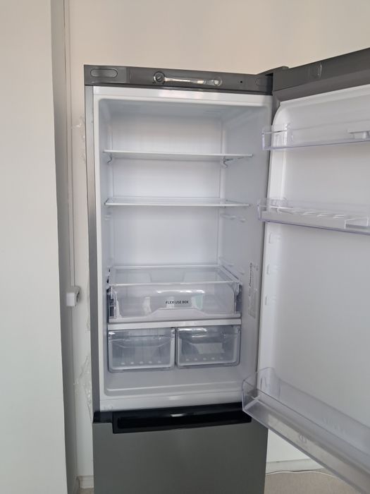 Продам холодильник новый