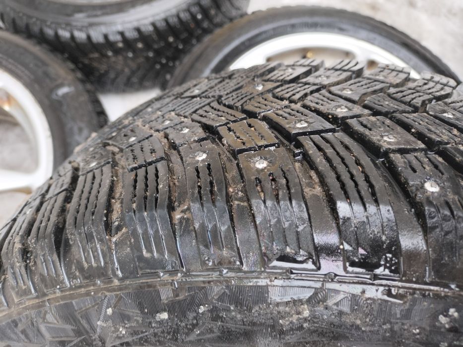 Шины с дисками зимние шипованые