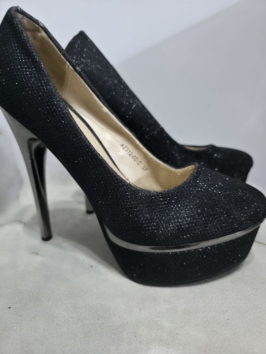 Туфли блестящие, на выход, 37р.