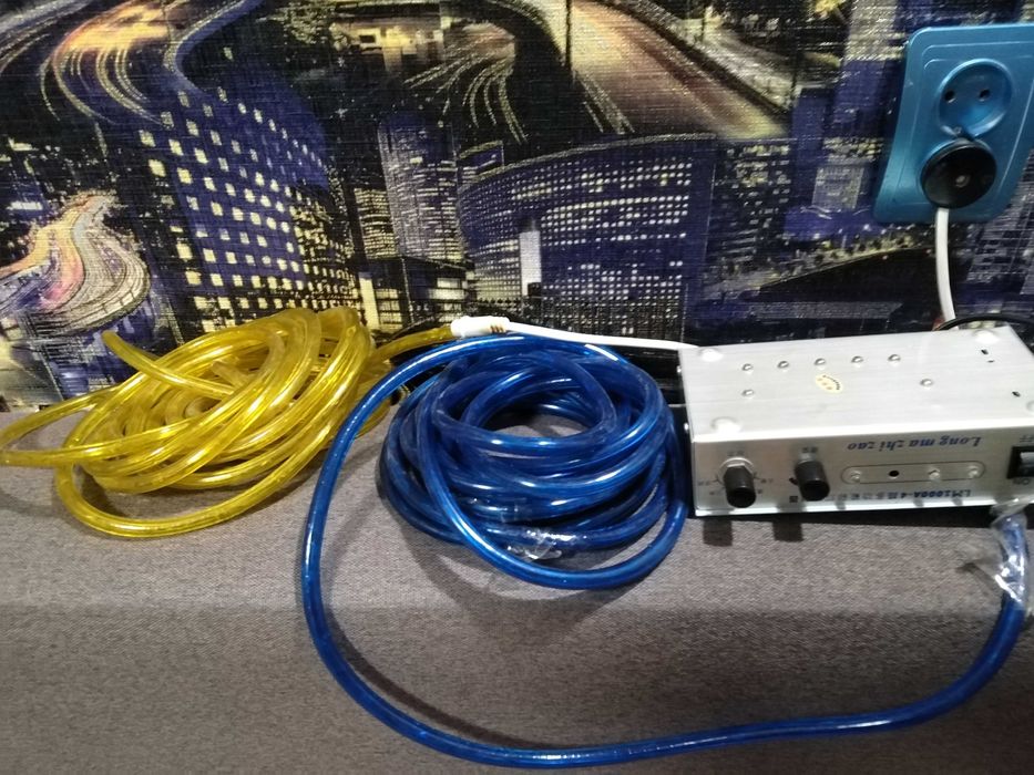 Уличная гирлянда-проводом.