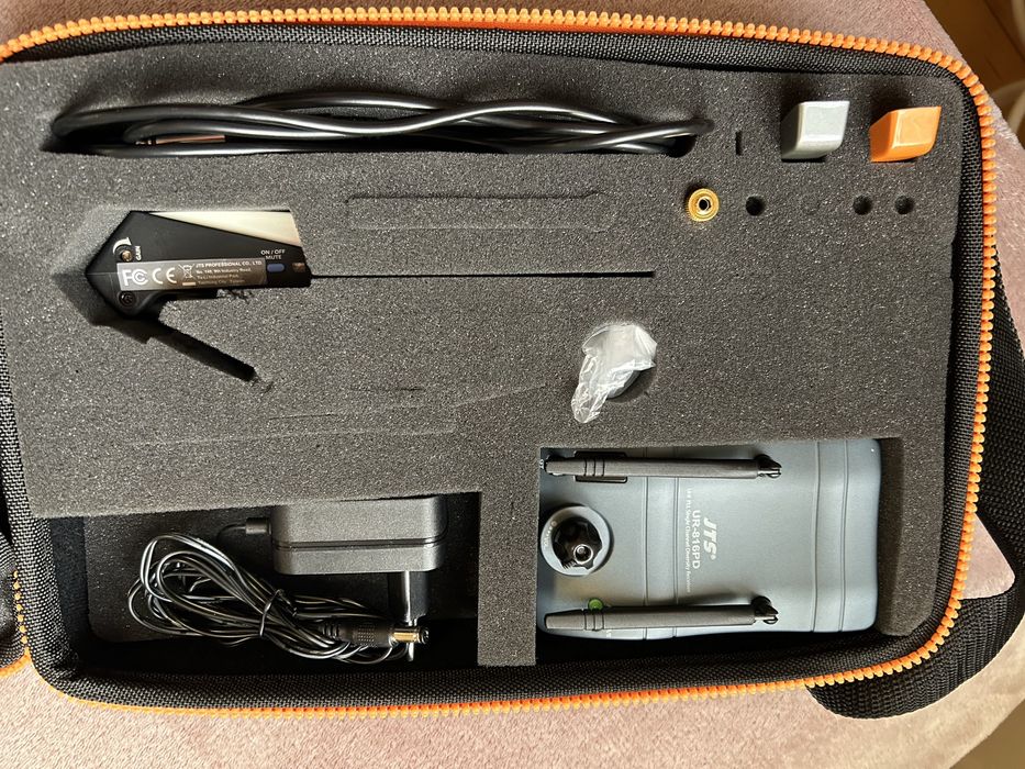 Безжична система за духови инструменти JTS UR-816PD/UT-16GTP