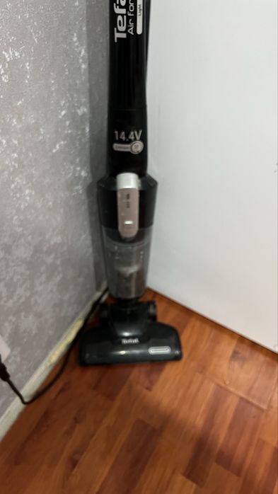 Вертикальный пылесос