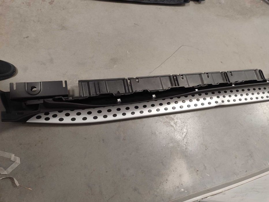 Степенки за Mercedes GL X164 (2006-2012) ! С ДЕФЕКТ.