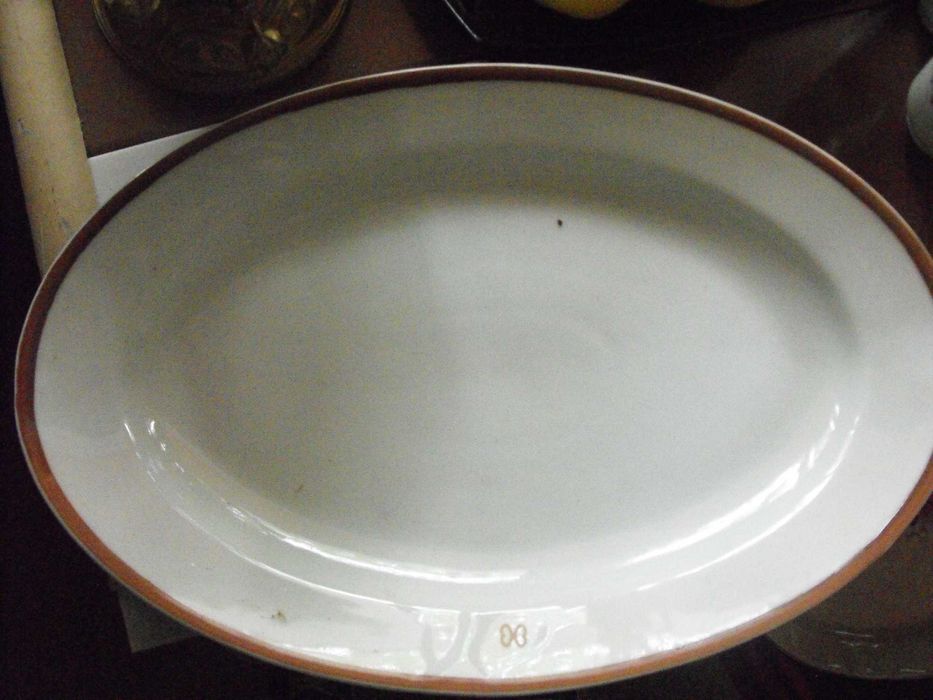 Порцеланов поднос /плато/, с маркировка, България.