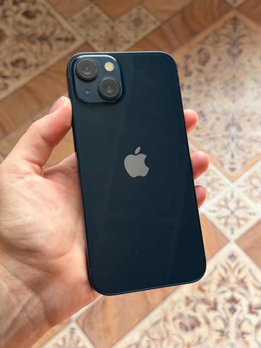 iPhone 13 в хорошем состояние