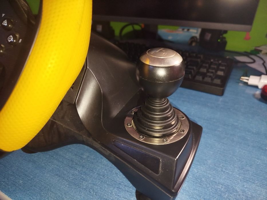 Vând volan Myria mg7400 și volan Myria mg7418(este urgent)