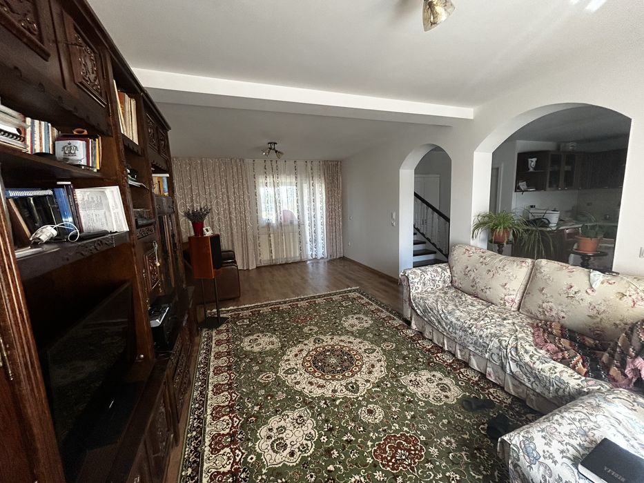Vand casa in Cartierul Tineretului Oradea