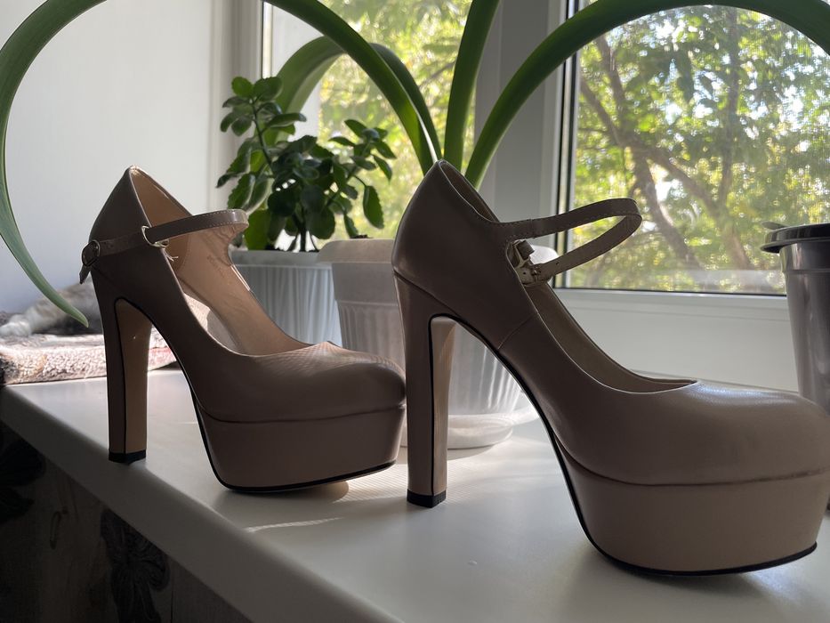 Продам туфли одевала на свадьбу 1 раз