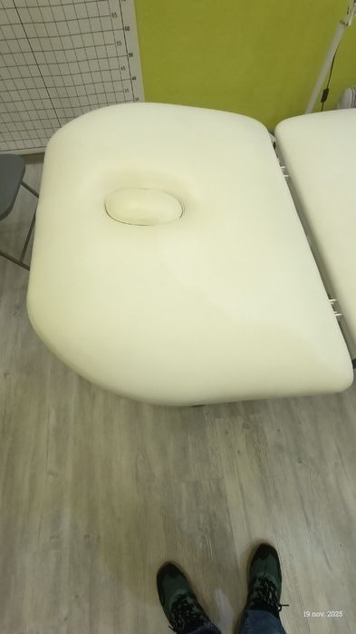 Masă de terapie cu reglaj hidraulic