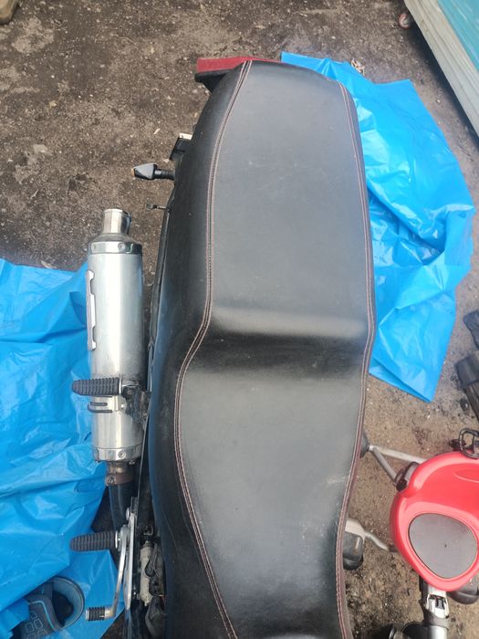 Здравствуйте продаю мотоцикл модель Suzuki