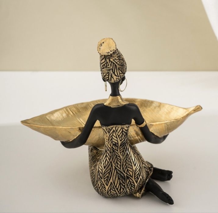 Статуэтка Африканка с подносом