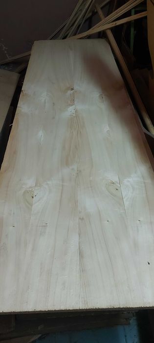 ПДЧ плоскости с естествен фурнир от червен махагон