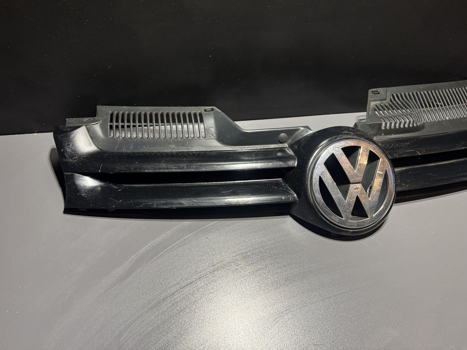 Grila centrala volkwagen golf 6 2012