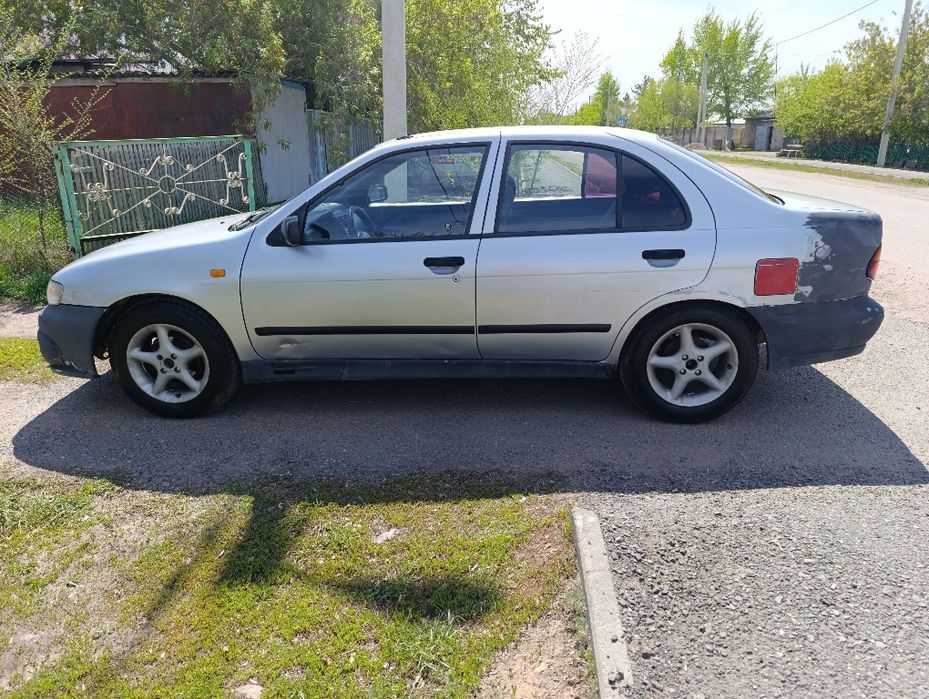 Nissan Almera n15
