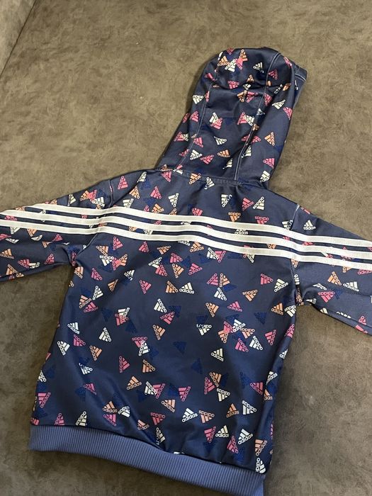 Адидас комплект за бебета 12 месеца