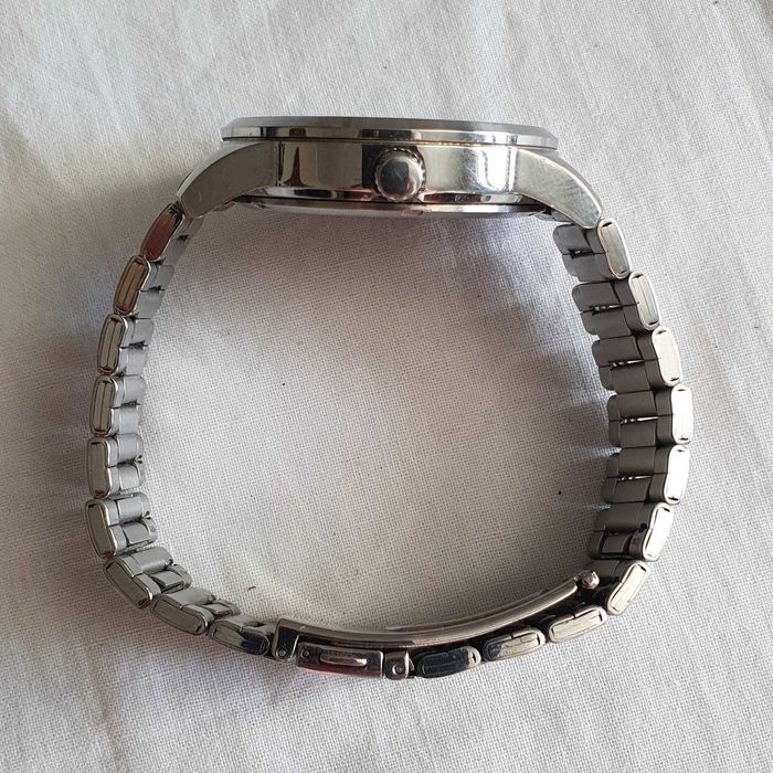 Часовник Lorus VX42