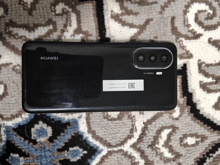 Huawei nova y70 sotiladi