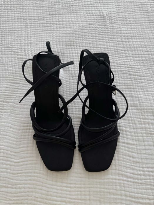 Сандали Stradivarius за 15 ЕВРО
