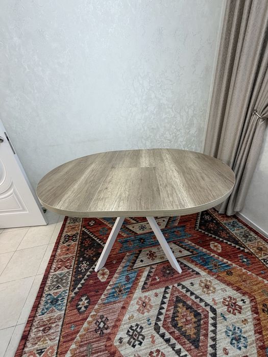 Стол кухонный , стулья