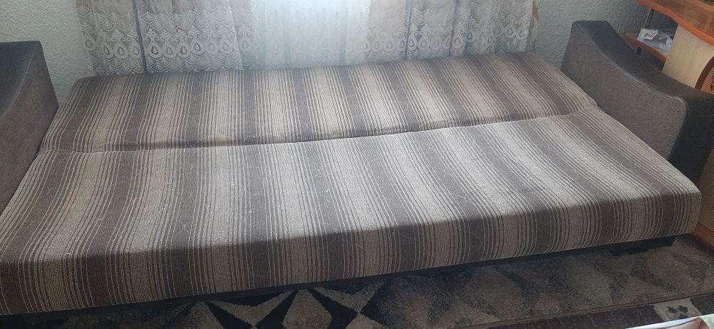 Canapea extensibila maro