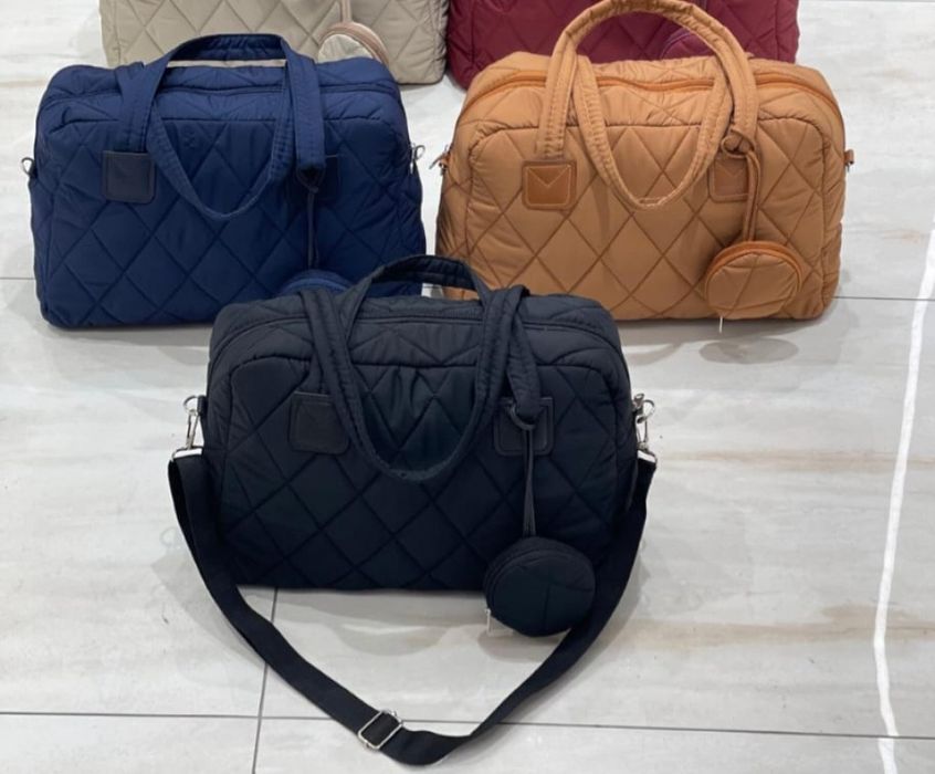 Модерна капитонирана дамска чанта