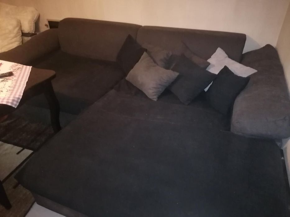 Голям ъглов диван