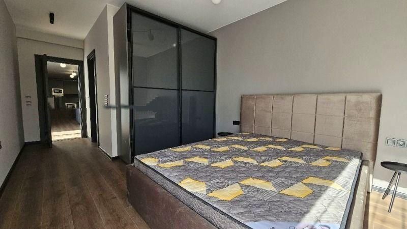 Дава се под наем Тристаен апартамент в София, Студентски град - 120 кв.м за 1121.49 € - Снимка #3