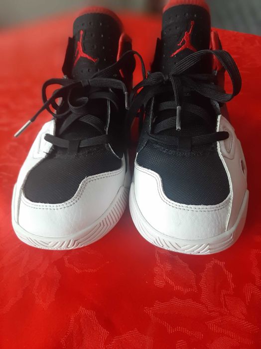 Маратонки Air Jordan 40номер