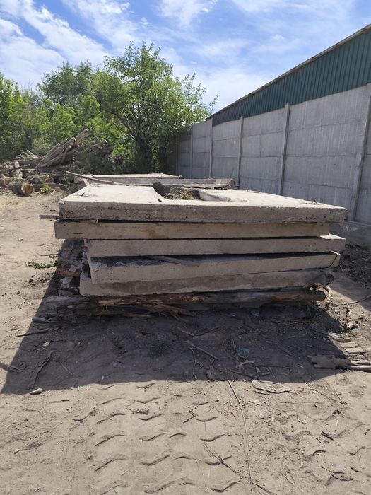 Плиты для забора или загона.