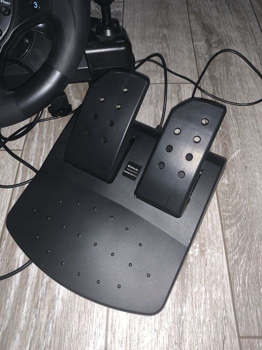 Продам игровой контроллер (руль).