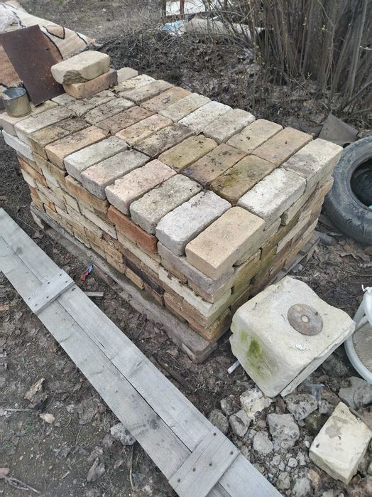 Кирпич огнеупорный.