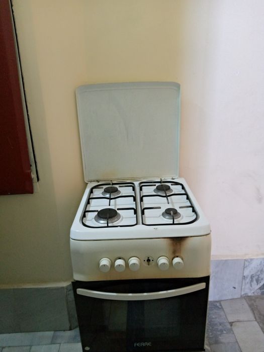 Продаётся Газ плита feere.