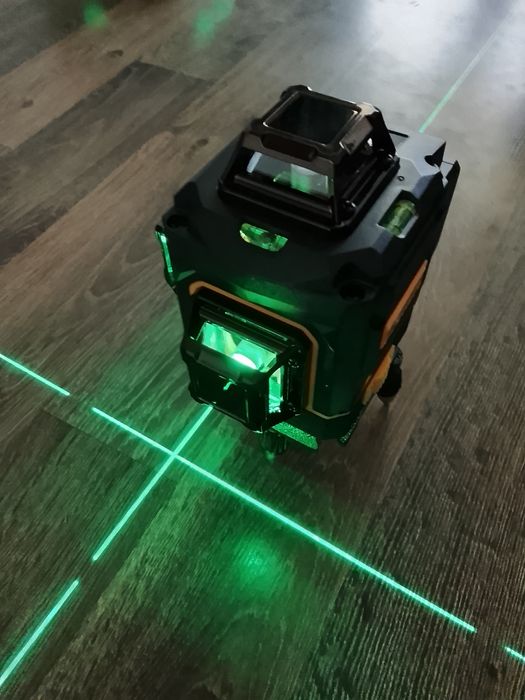 Nivela laser dewalt cu 16 linii