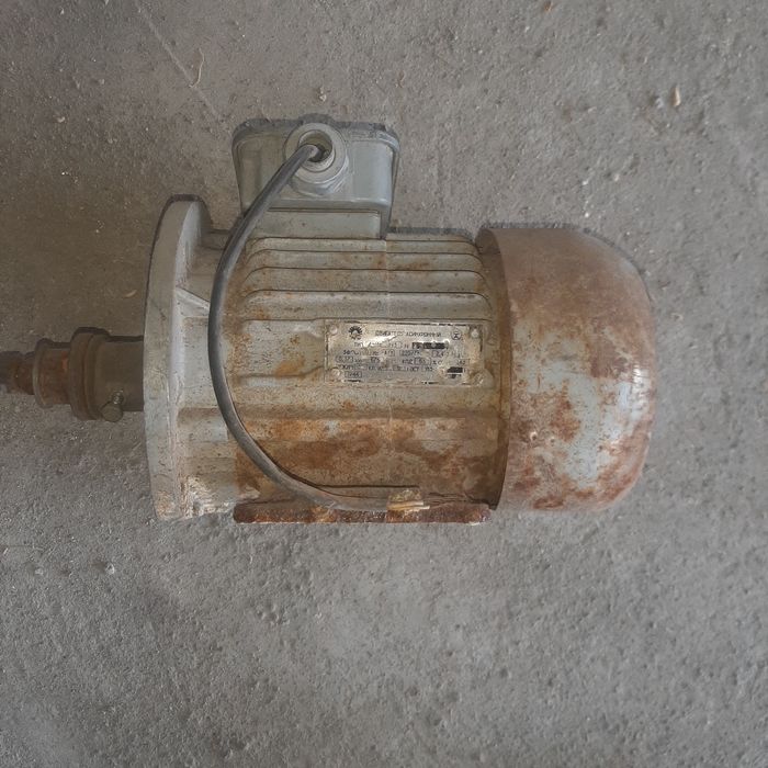 Продаётся электромотор 220вольт