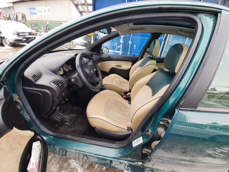Dezmembrari  Peugeot 206  1998  > 0000 1.4 Benzina