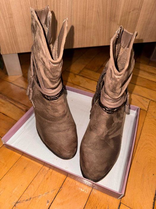 Зимни боти, цвят бежов