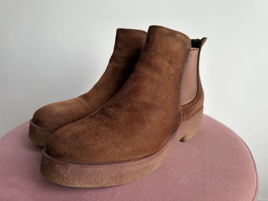 Ghete din piele întoarsă maro