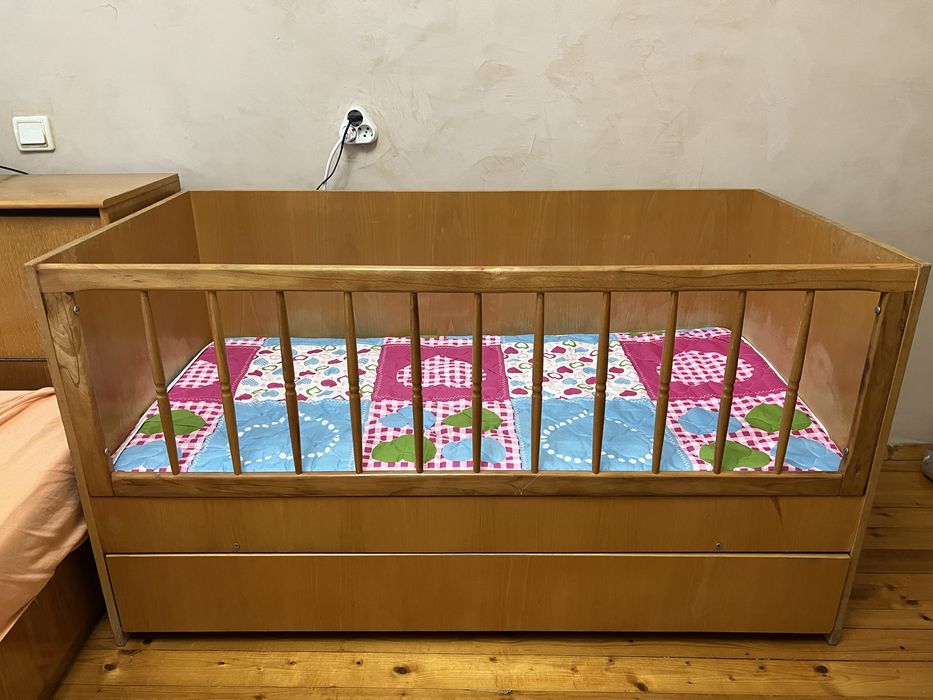 Дървена кошара за бебета