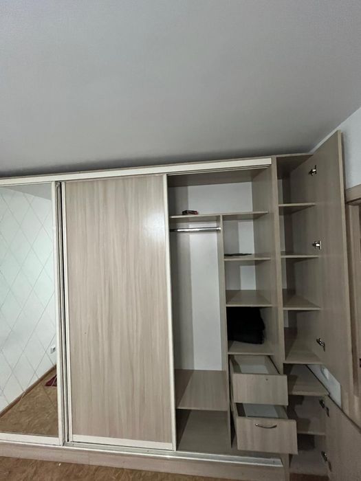 Шкаф выдвижной бу