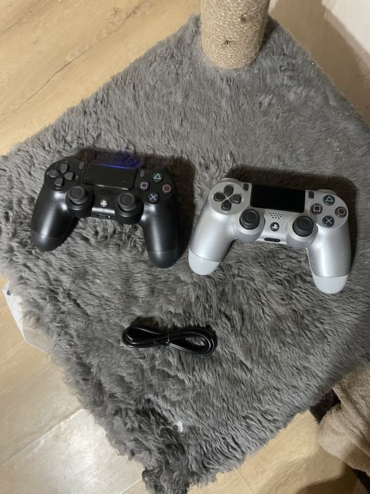 Плейстейшън 4 pro/Ps4 pro с 2 джойстикa, 16 игри и HORI racing wheel!