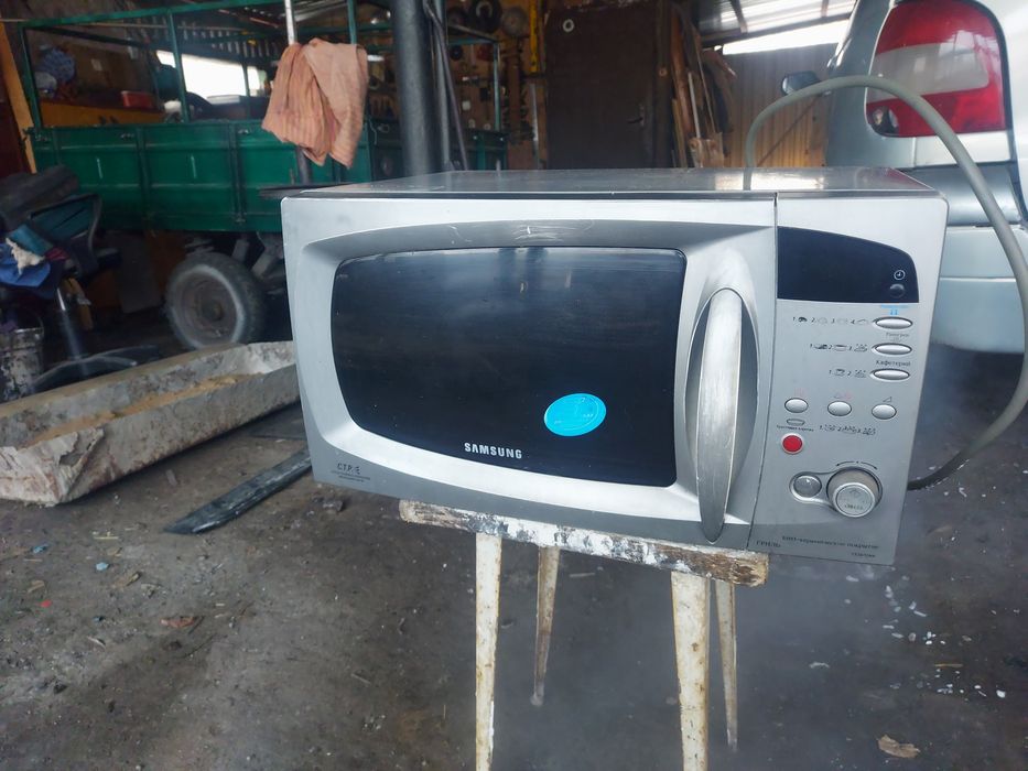 Продам микроволновку самсунг.
