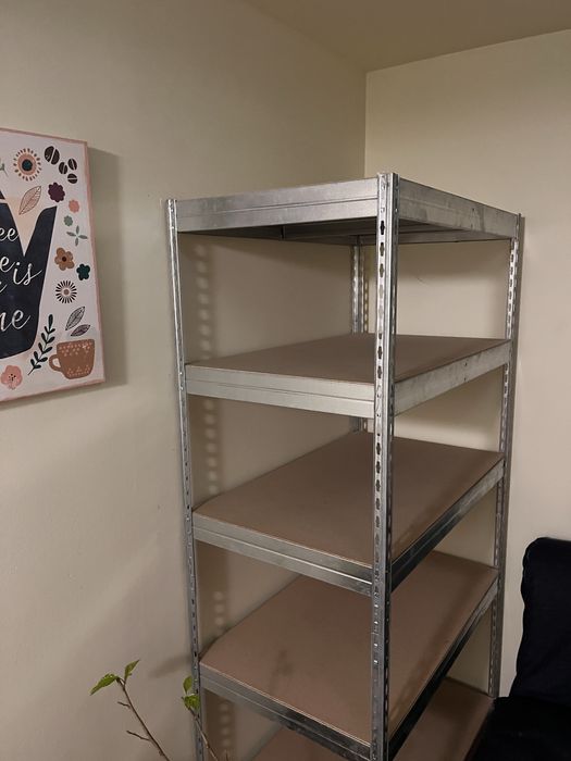 Vand raft metalic pentru depozitate