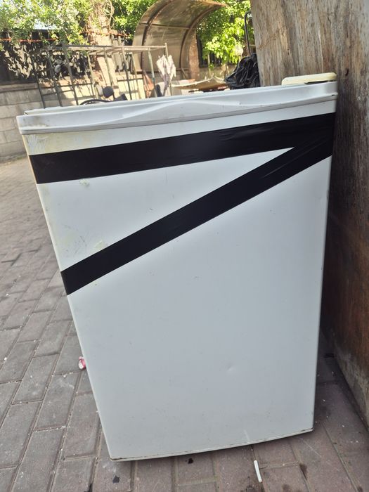 Холодильник буууу