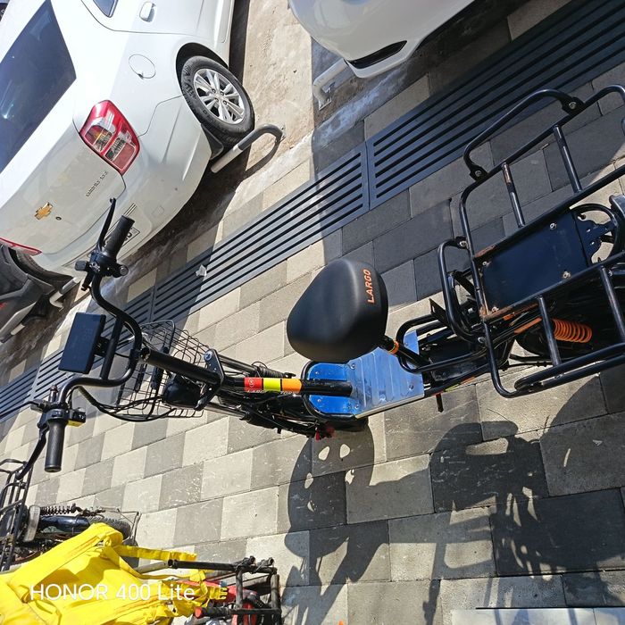 Skuter sotiladi holat zo'r narxi  kelishtirib beraman birinchi