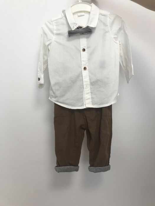 Vând costum bebe