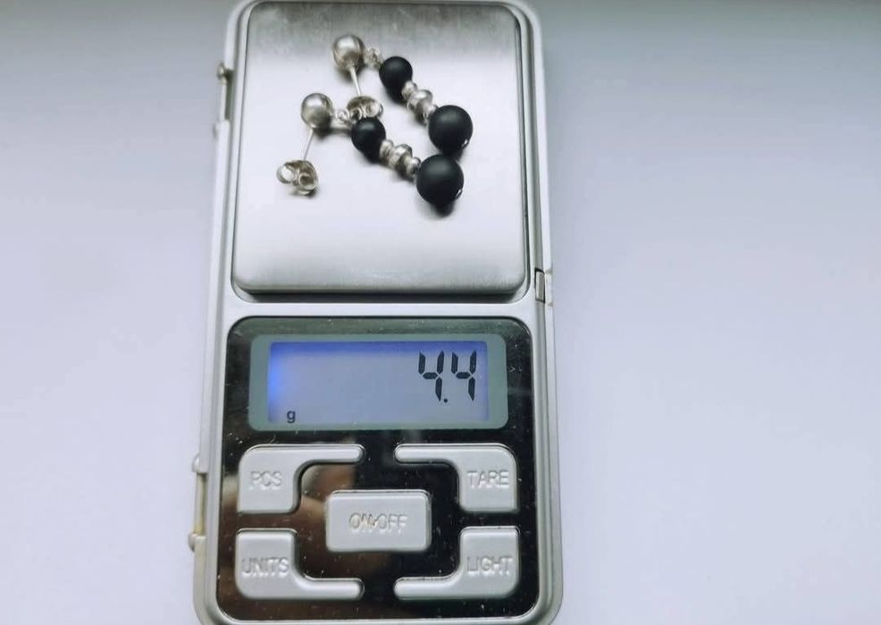 Vechi cercei din argint de 925 cu elemente din argint si doua pietre onix negru