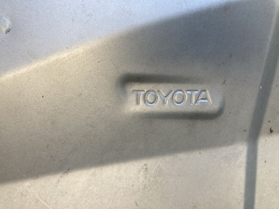 Преден капак за тойота авенсис/Toyota avensis T27 09-14г
