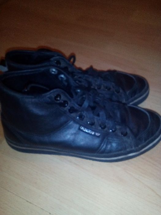 Маратонки адидас/ кецове